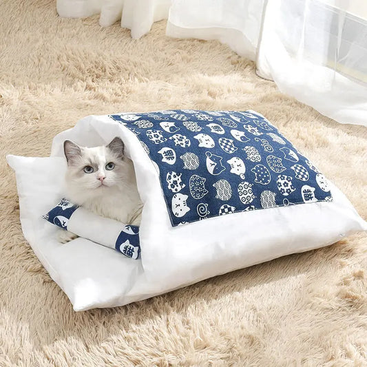 Winter Warm Small Cat Bed Enclosed Sleeping Bag Cozy Pet House with Soft Blanket, Deep Sleep Dog & Cat Cave Pet Nest 45x30cm