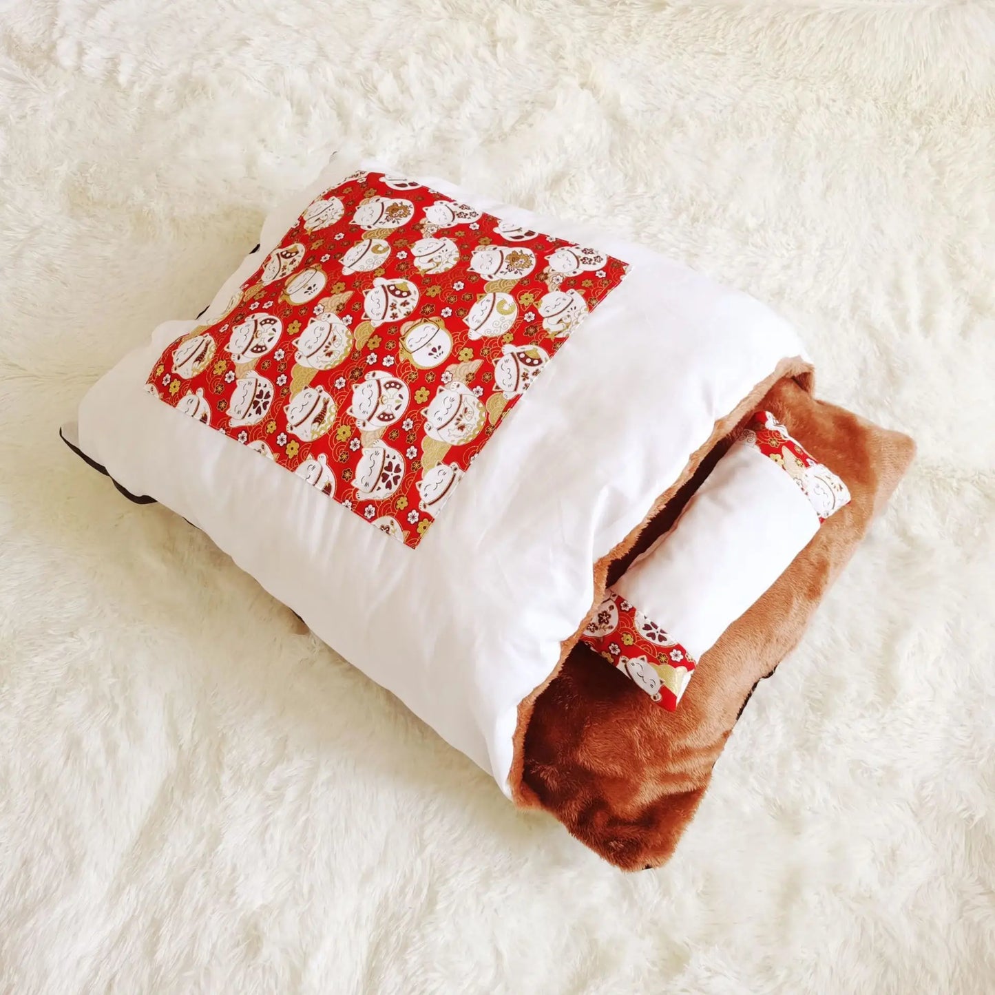 Winter Warm Small Cat Bed Enclosed Sleeping Bag Cozy Pet House with Soft Blanket, Deep Sleep Dog & Cat Cave Pet Nest 45x30cm